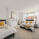 Award Winning 2025 - Wembley Luxury Apartment 2Br Stay Next To Stadium Plus Free Parking